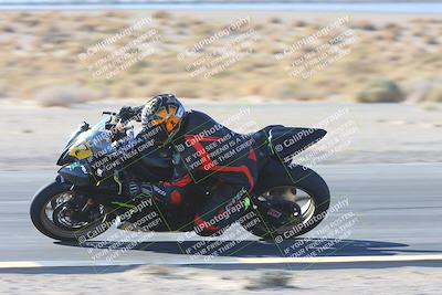 media/Jan-10-2025-CVMA Friday Practice (Fri) [[489e0da257]]/Group 4 and Trackday/Session 2 (Turn 4 Inside)/